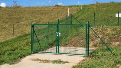 Çift Kanat Servis Kapısı